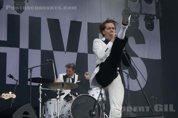 THE HIVES - 2017-07-22 - PARIS - Hippodrome de Longchamp - Main Stage 2 - Per Almqvist - Arne Christian Jääskeläinen